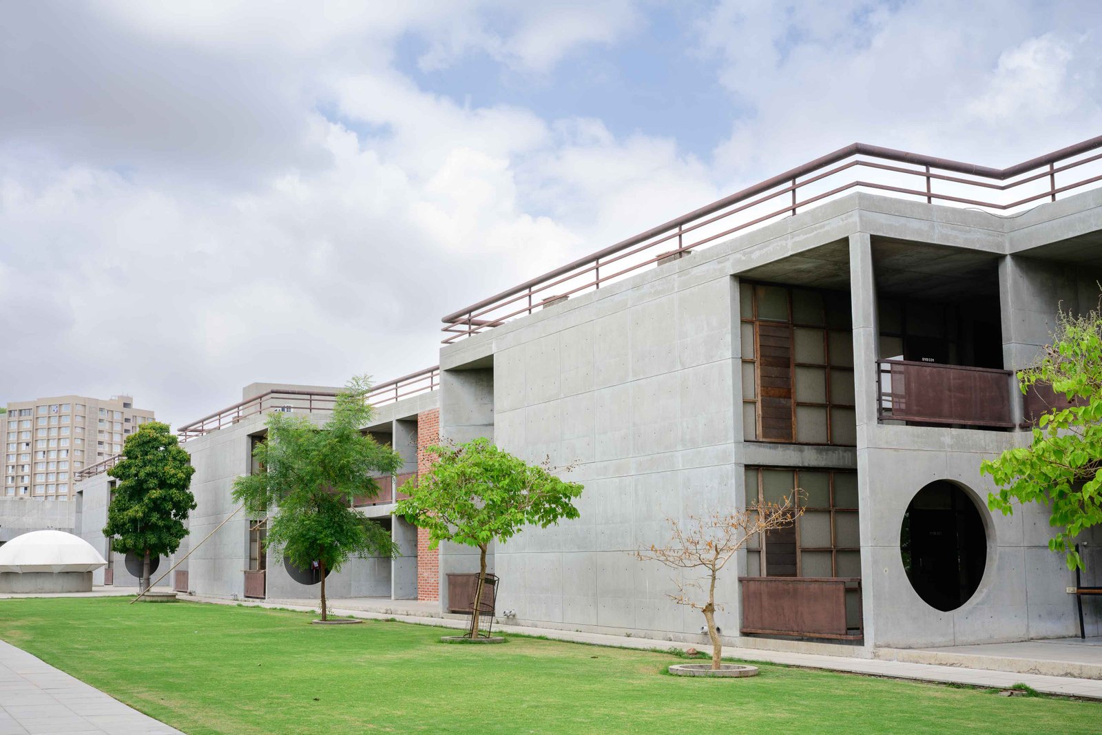 IIM Ahmedabad : Placements, Admission, Courses, Ranking, Fees, Cutoff 2024