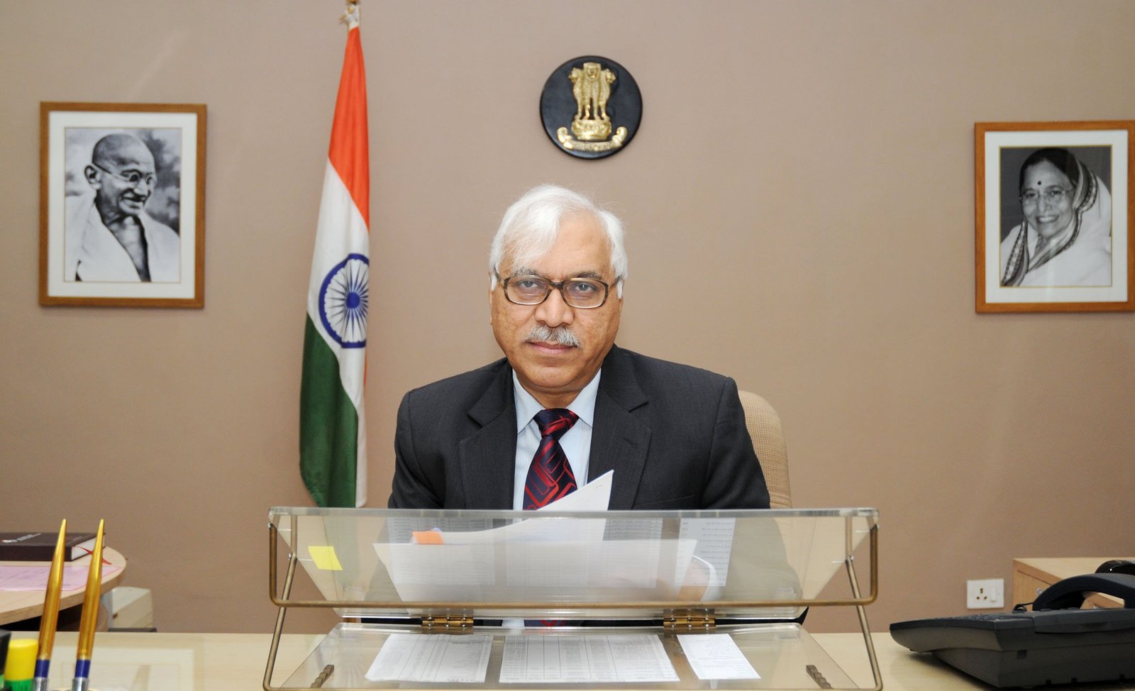 Dr. S.Y. Quraishi taking charge as the Chief Election Commissioner of India, in New Delhi on July 30, 2010.